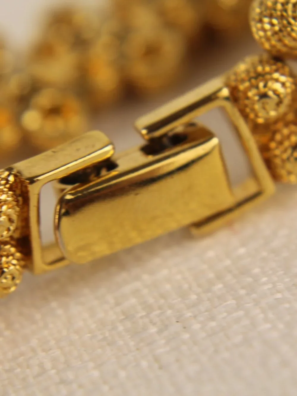 Vintage Gold Tone Textured Berry Cluster Bracelet Popcorn Bead Boho Cocktail